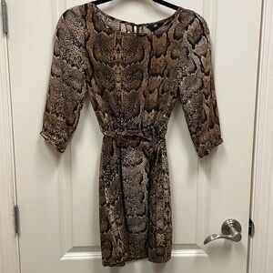 Cute tunic with tie at waist